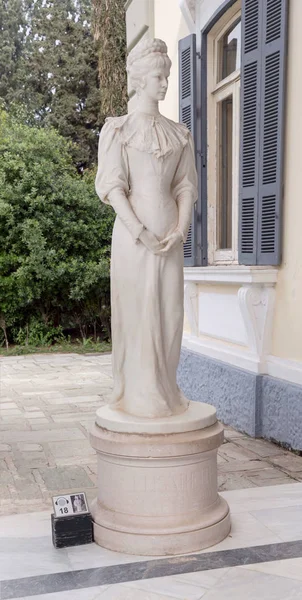 A estátua no museu . — Fotografia de Stock