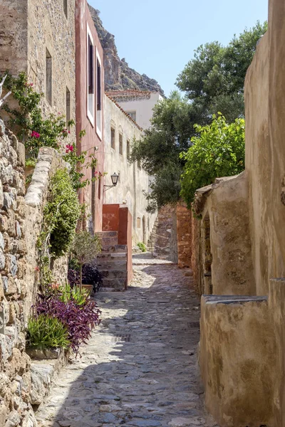 Vy över Street befästa staden Monemvasia (Laconia, Grekland, Pelop — Stockfoto