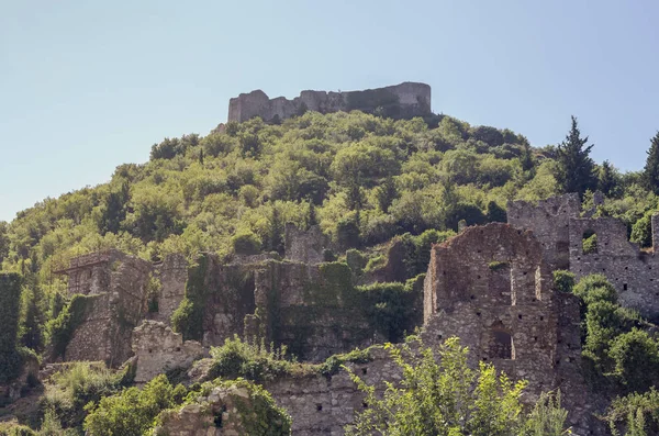 Museu ao ar livre Mistras. A cidade medieval na Grécia, perto da cidade — Fotografia de Stock