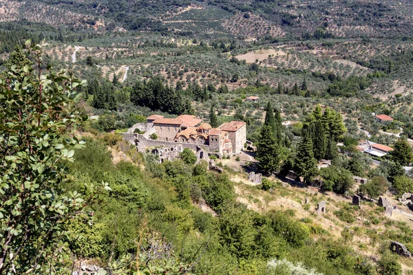 Museo all'aperto Mistras. La città medievale in Grecia, vicino alla città — Foto Stock