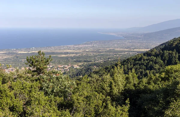 Het uitzicht vanaf de hoogte Mount Olympus van de stad Litochoro — Stockfoto