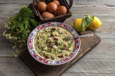 Ulusal, Yunan ve Paskalya çorbası 