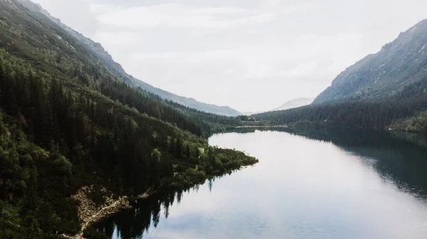 Schöne Sicht Auf Den See Und Die Berge — Stockfoto