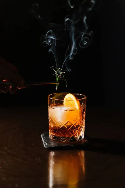 Whisky Avec Glace Orange Romarin Fumeur — Photo