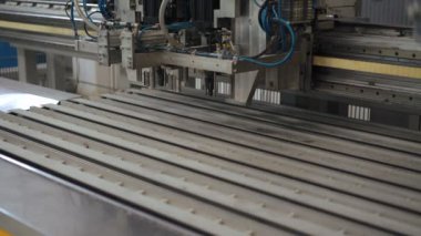 Windows Pvc bölümlerini birbirine yapışmasını için otomatik hat makine. 4k