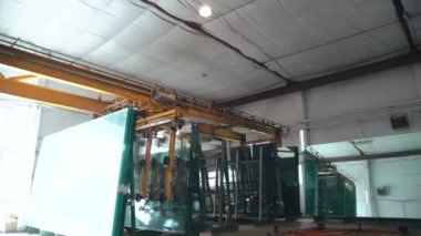Hatta büyük cam