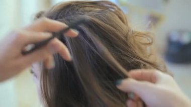 Curles. Güzel saç şekillendirme yapmak