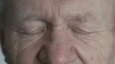 Kamera bakmak yakından eski adam buruşuk