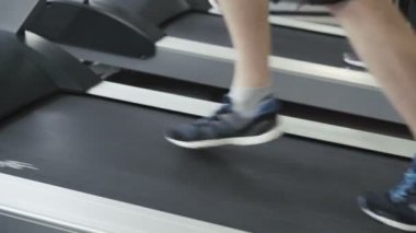 Kadın bacak koşu parkurundakilerden 4 k çalışma dışarı yakın çekim