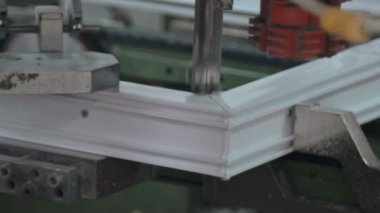 Otomatik Köşe Temizleme Makinesi Pvc pencere ve kapı bölümleri için