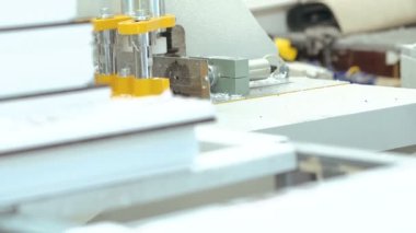 Makine pencere fabrika üzerinde çalışma