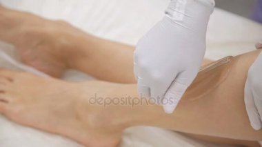 Şeker Depilasyon kadının bacak