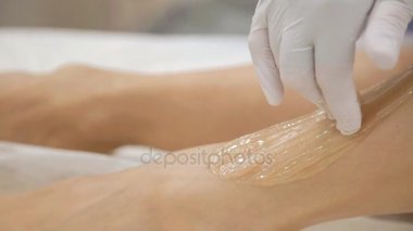 Şeker Depilasyon kadının bacak