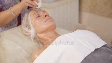 Donanım kozmetik. Yüz cilt gençleştirme