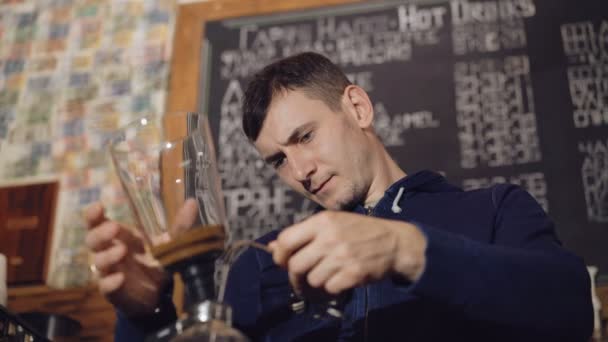 Barista preparing coffee in alternative coffee maker in 4K — Stock Video