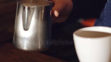 Sanat latte kahve Barista