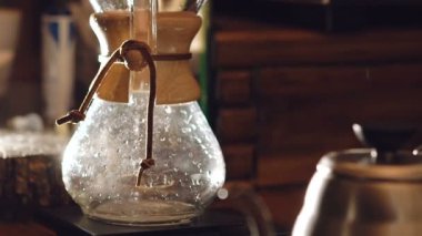 Geleneksel kahve yapmak için mutfak eşyaları