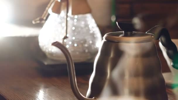 Geschirr zur Zubereitung von traditionellem Kaffee — Stockvideo