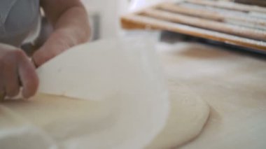Puf hamur ekmek 4 k içinde hazırlanması kadar kapatın