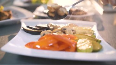 4 k'dan fazla yemek sunum yapma Şef