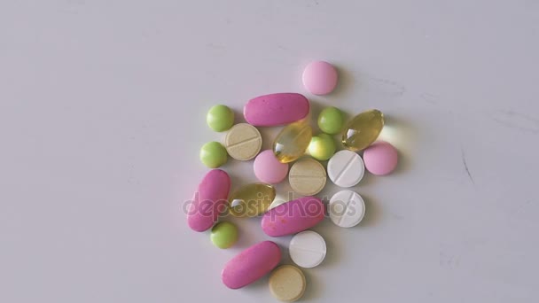 Fermez le fond rotatif avec des médicaments 