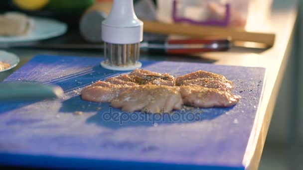 Close up of pouring meat chops with sauce. Slow motion — Stock Video