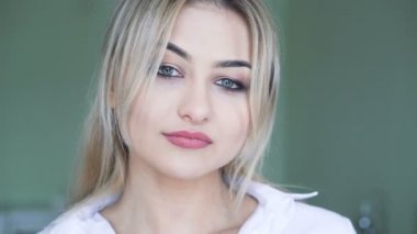 Kamera 4 k isteyen kız portresi kapatın