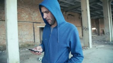 Adam akıllı telefon catacombs 4 k kullanma başlıklı