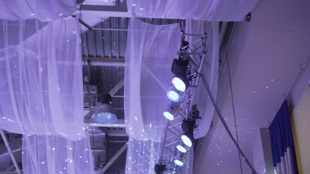 Fond de plafond de restaurants modernes avec des décorations en 4K — Video