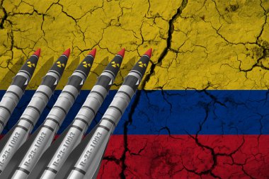 Arka planda Kolombiya bayrağı ve balistik füzeler var. Tasarım çözümleri kavramı.