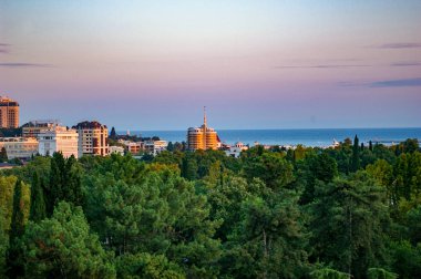 Soçi şehrinin güzel manzarası yükseklerden