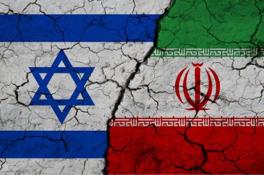 Kırık Dünya 'da İsrail ve İran bayrağı. İki ülke arasındaki işbirliği kavramı