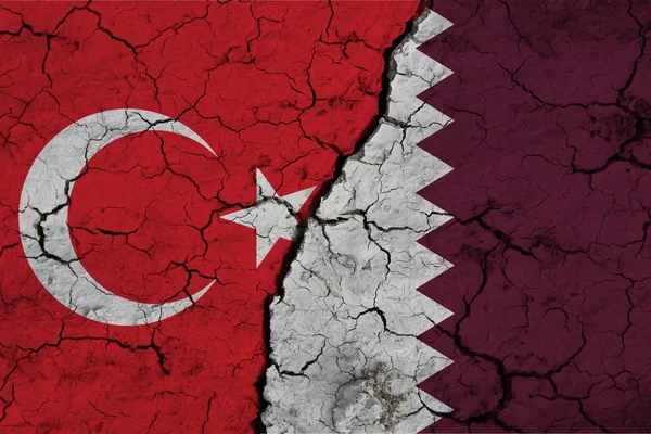 Прапор Індички Катару Textured Cracked Earth Концепція Співпраці Між Двома — стокове фото