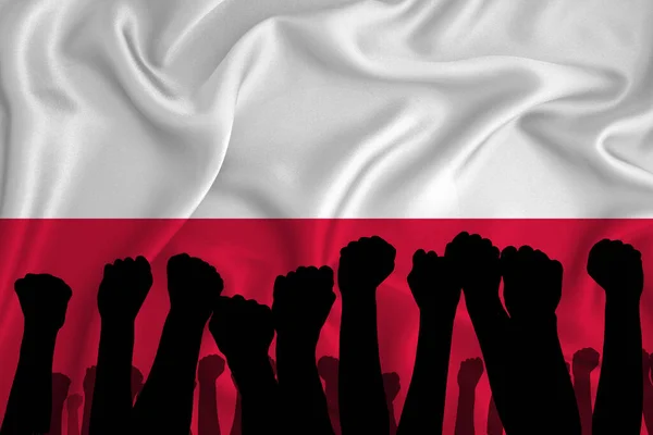 在波兰国旗的背景上 高举的胳膊和紧握拳头的轮廓 冲突的概念 有地方放你的文字 — 图库照片