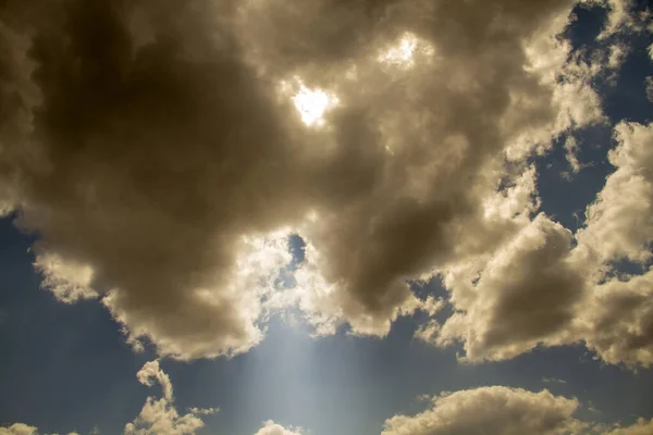 Hermosa Nube Blanca Cielo Azul Claro Día Soleado Textura Fondo —  Fotos de Stock