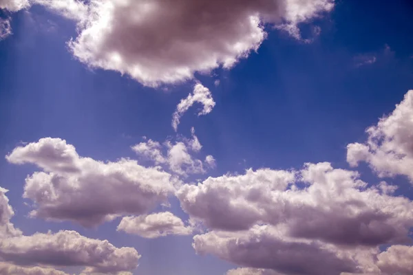 Красивое Белое Облако Чистое Голубое Небо Солнечный День Текстура Неба — стоковое фото