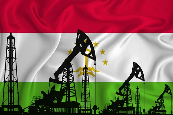 Bandeira Desenvolvimento Tajiquistão Silhueta Plataformas Perfuração Plataformas Petróleo Fundo Bandeira — Fotografia de Stock