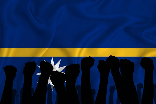 Silueta Brazos Levantados Puños Apretados Fondo Bandera Nauru Concepto Poder — Foto de Stock