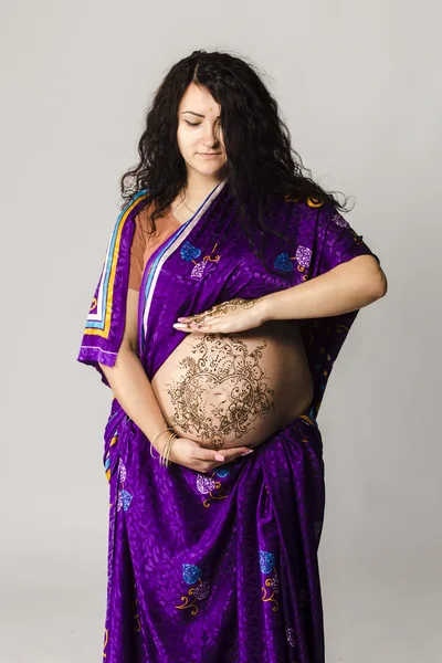 Retrato de mujer embarazada — Foto de Stock