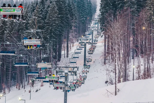 gökyüzü sandalye dağlarda