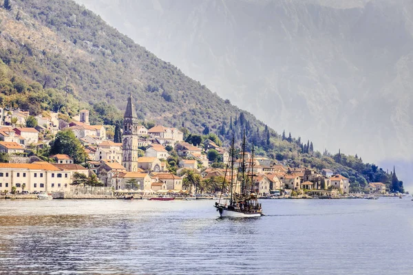 Pueblo Perast paisaje — Foto de Stock