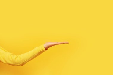 Avuç içi yukarıda