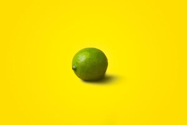 Green lime fruit — Stock Photo, Image