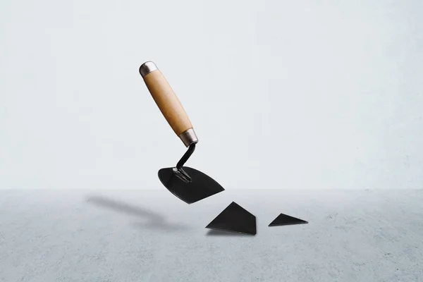 Broken construction spatula — 스톡 사진