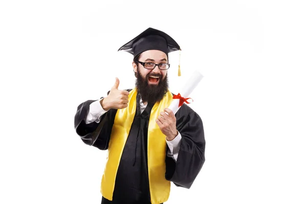 Afgestudeerd Met Een Diploma Toon Duim Houdt Geïsoleerd Witte Achtergrond — Stockfoto