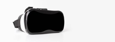 VR sanal gerçeklik gözlüklerinin yarısı açık gri arkaplan.