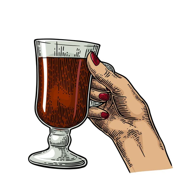 Mano femenina sosteniendo una copa de cóctel, vino, champán . — Vector de stock