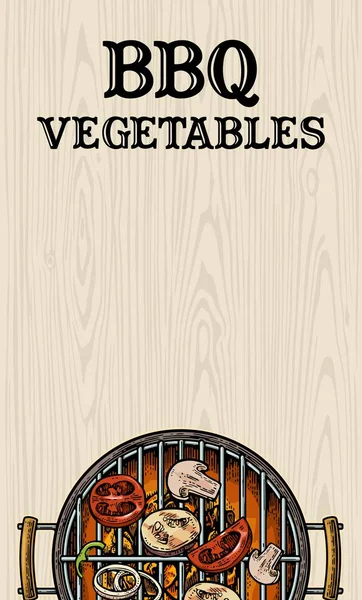 Barbacoa parrilla vista superior con carbón y carne de res . — Archivo Imágenes Vectoriales