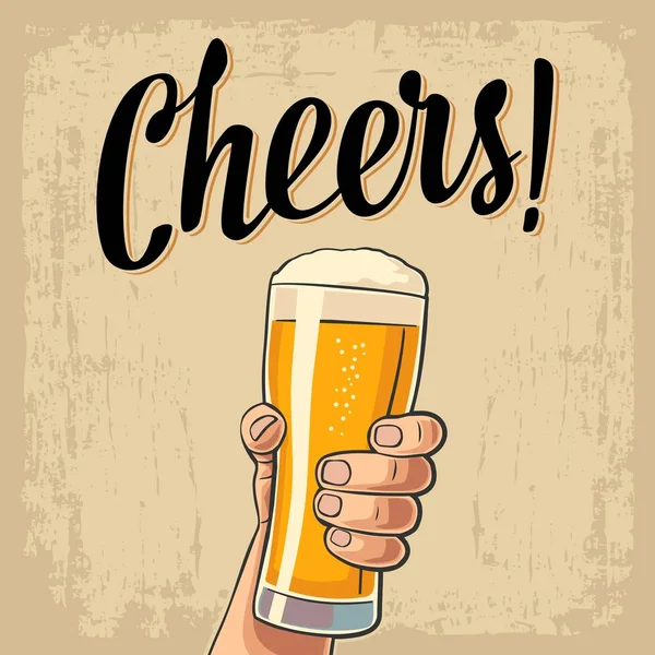 Erkek el tam bira cam köpük ile tutarak