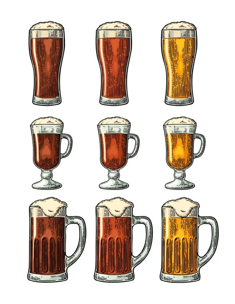Vaso con tres tipos de cerveza. Vintage vector de color grabado — Vector de stock